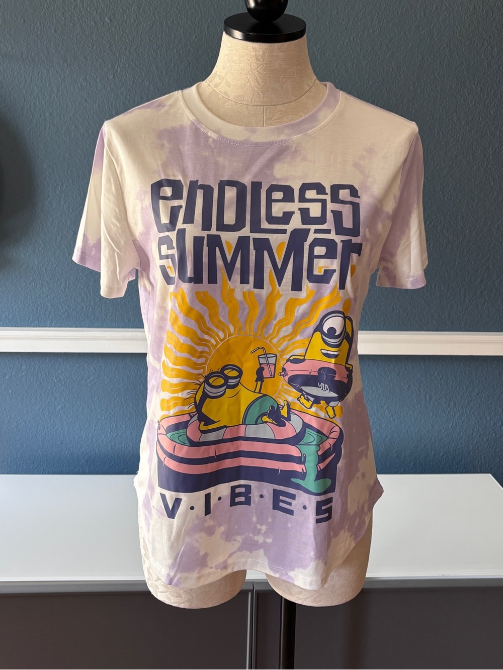 Minions Endless Summer Vibes Tie-Dye Graphic Tee | Women’s Large